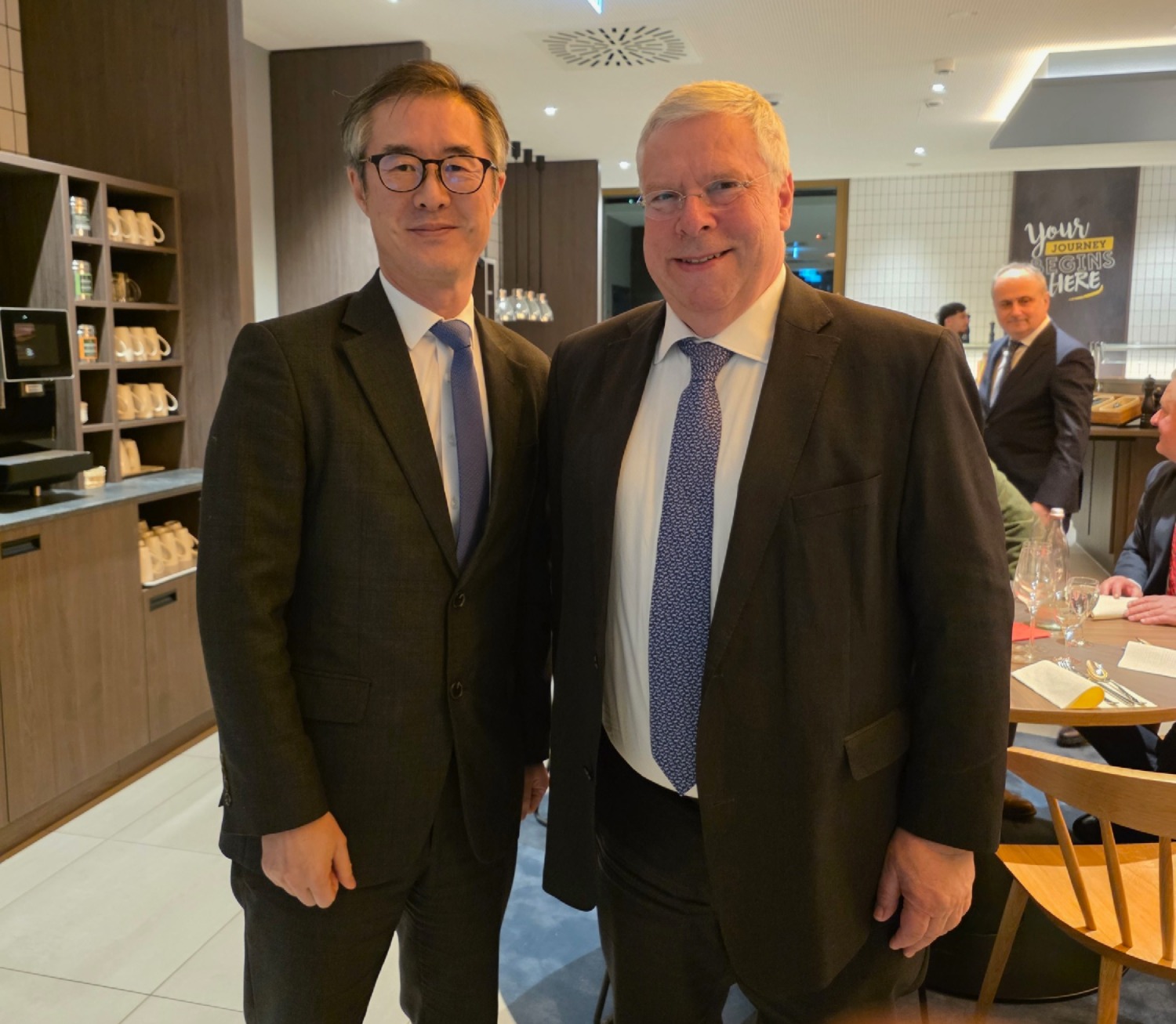 기민당(CDU) 전당대회 참석(2.19-21, 슈투트가르트)